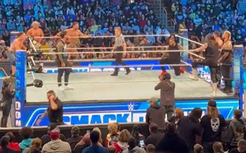LA Knight Wrestles In Huge Dark Match After WWE SmackDown Concludes