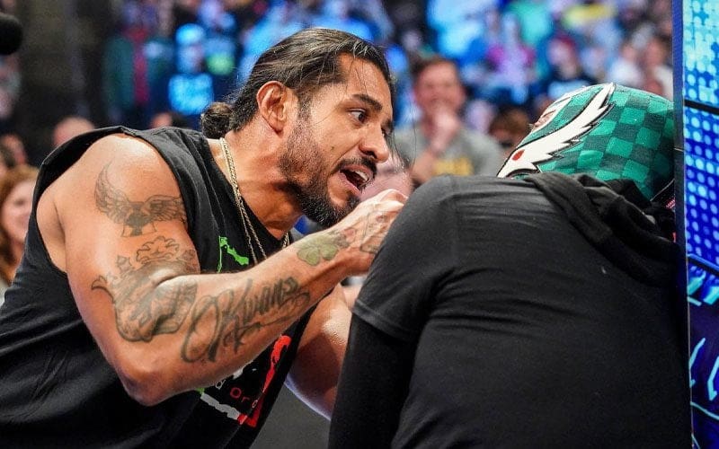 Santos Escobar Puts Rey Mysterio on Notice After WWE SmackDown Betrayal