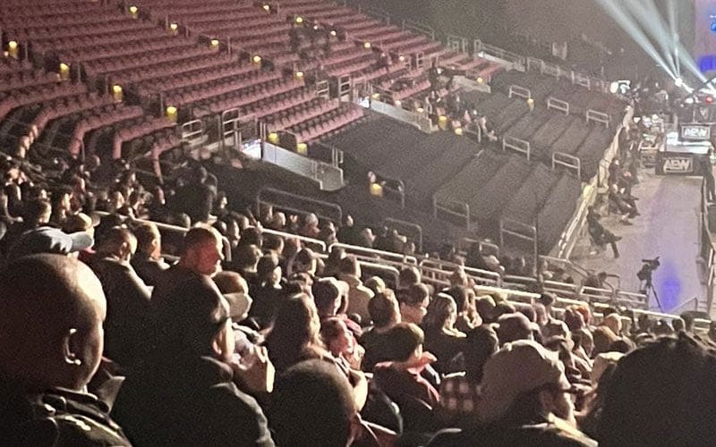 Unflattering Crowd Photo from November 1st AEW Dynamite Surface Online