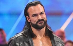 Drew McIntyre Explains How He Deals With People Hanging Out at Airports Waiting for Autographs