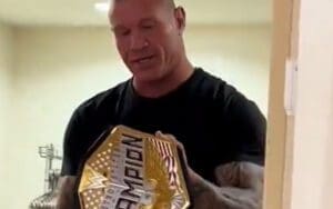 Randy Orton Gets Tricked Into Stealing Logan Paul’s US Title Randy Orton Gets Tricked Into Stealing Logan Paul's US Title