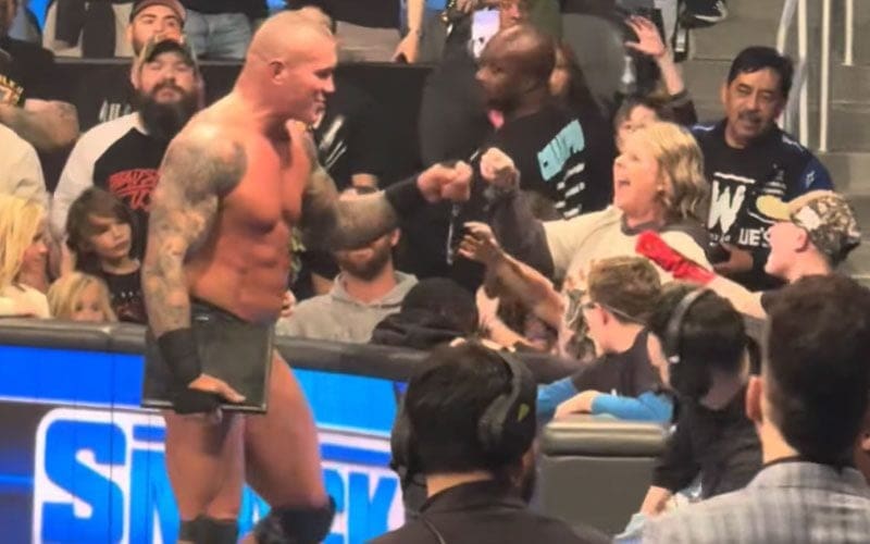 Randy Orton Defies Security to Insist on Fan Interaction After 1/19 WWE SmackDown