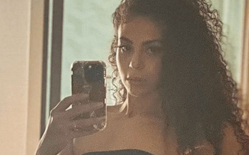 Samantha Irvin Asks Age-Old Question While Rocking Skimpy Mirror Selfie