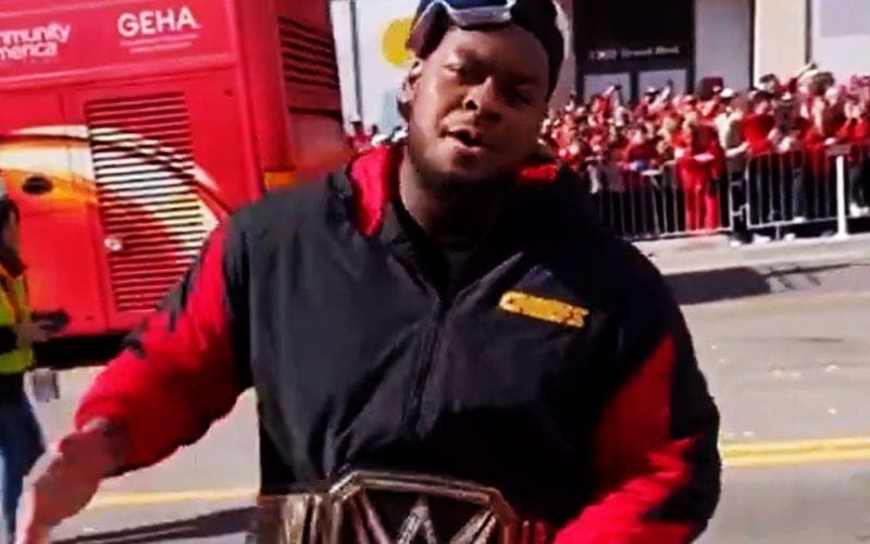 Kansas City Chiefs’ Trey Smith Shares WWE Title with Young Boy After Super Bowl Parade Shooting