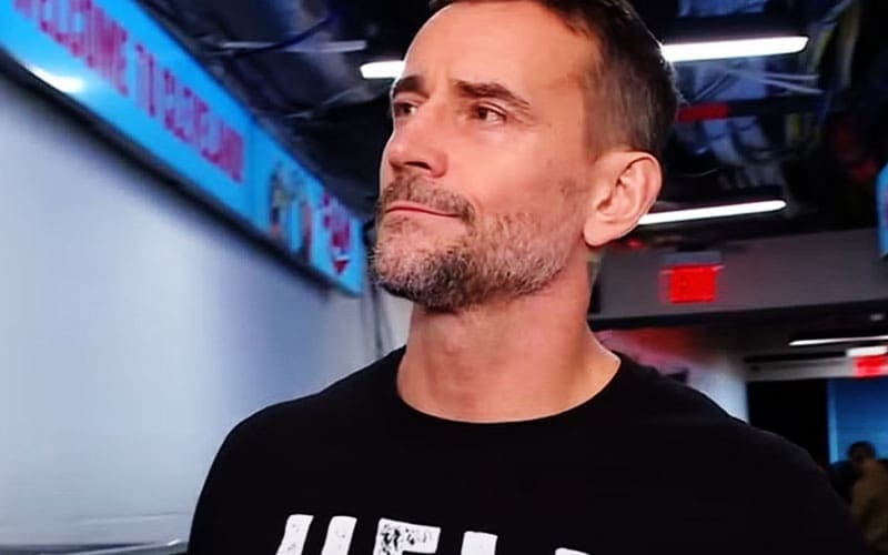 cm-punk-made-surprise-appearance-at-indie-wrestling-event-in-chicago-01