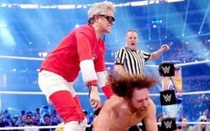 johnny-knoxville-and-sami-zayn-got-a-standing-ovation-after-wrestlemania-38-match-30