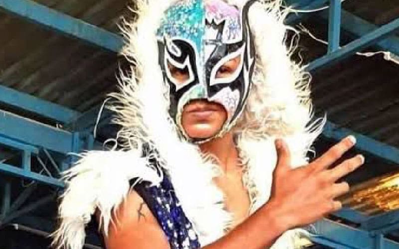 luchador-rey-destroller-passes-away-at-22-after-collapsing-in-the-ring-20