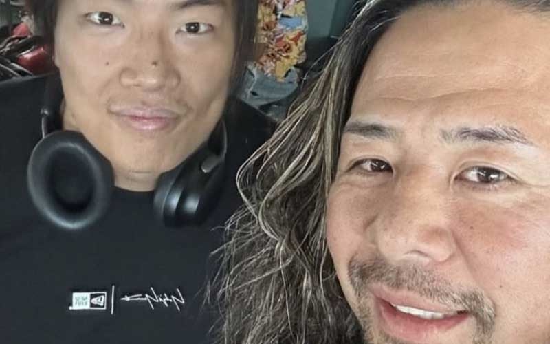 shinsuke-nakamura-spotted-with-aew-star-at-the-airport-57