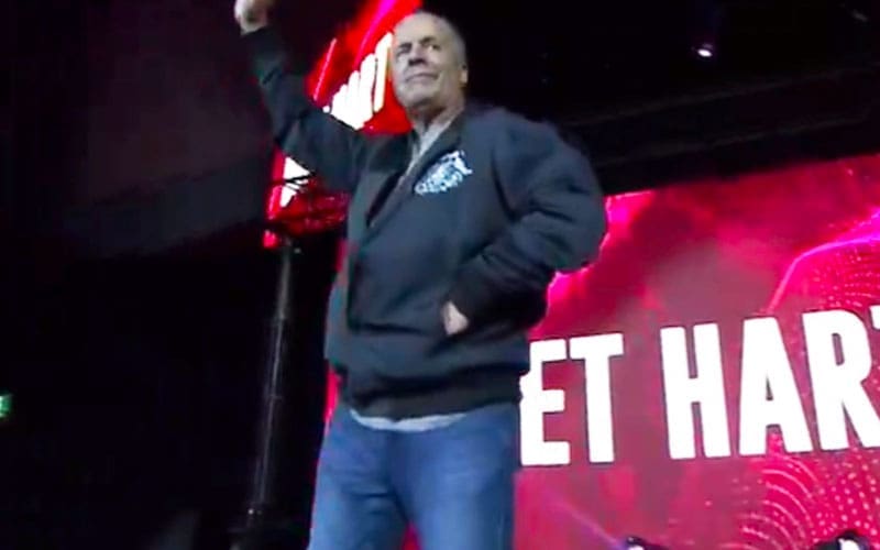 bret-hart-makes-rare-appearance-at-indie-event-42