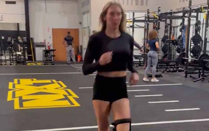 charlotte-flair-spotted-sprinting-weeks-after-knee-surgery-46