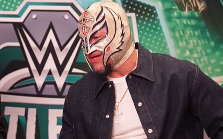 Rey Mysterio Reveals True Feelings About Fans Sharing Unmasked Photos ...