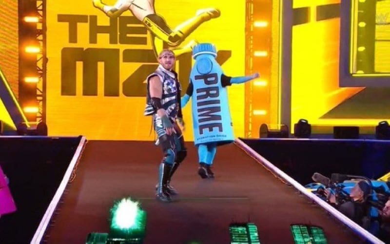 surprising-name-appears-in-prime-costume-to-assist-logan-paul-at-wrestlemania-40-sunday-41
