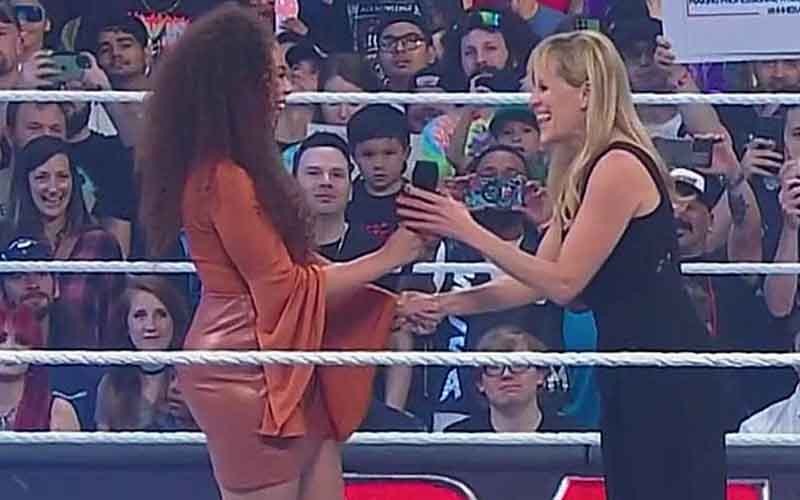 lillian-garcia-makes-epic-return-to-wwe-raw-ring-announcing-with-samantha-irvin-37