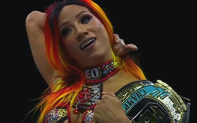 mercedes-mones-successful-in-ring-debut-gets-interrupted-by-stephanie-vaquer-on-529-aew-dynamite-02