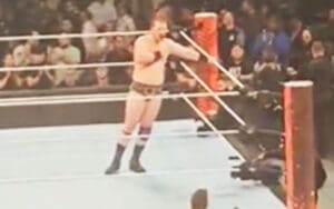 sheamus-receives-standing-ovation-after-56-wwe-raw-59