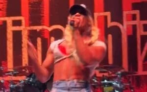 Former AEW Star Sonny Kiss Performs Live at Limp Bizkit Concert Former AEW Star Sonny Kiss Performs Live at Limp Bizkit Concert