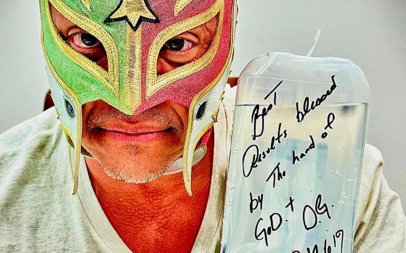 rey-mysterio-undergoes-stem-cell-treatment-46