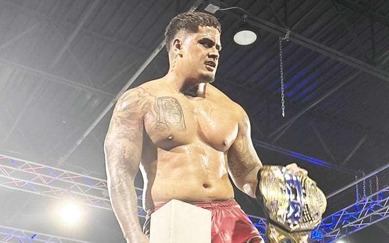 bloodline-family-member-zilla-fatu-clinches-championship-victory-04