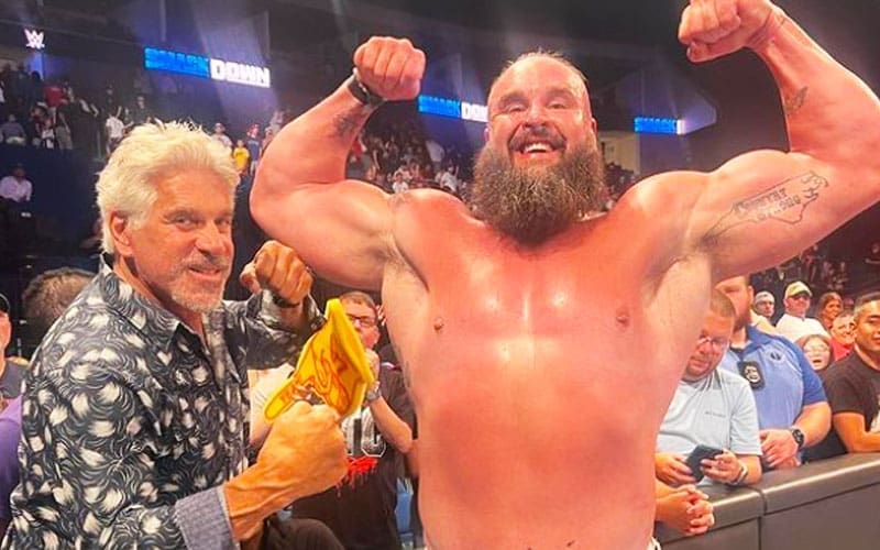 braun-strowman-fulfills-childhood-dream-with-lou-ferrigno-after-89-wwe-smackdown-38