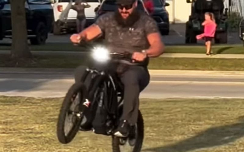 braun-strowman-pulls-off-incredible-wheelie-on-miniature-bike-30