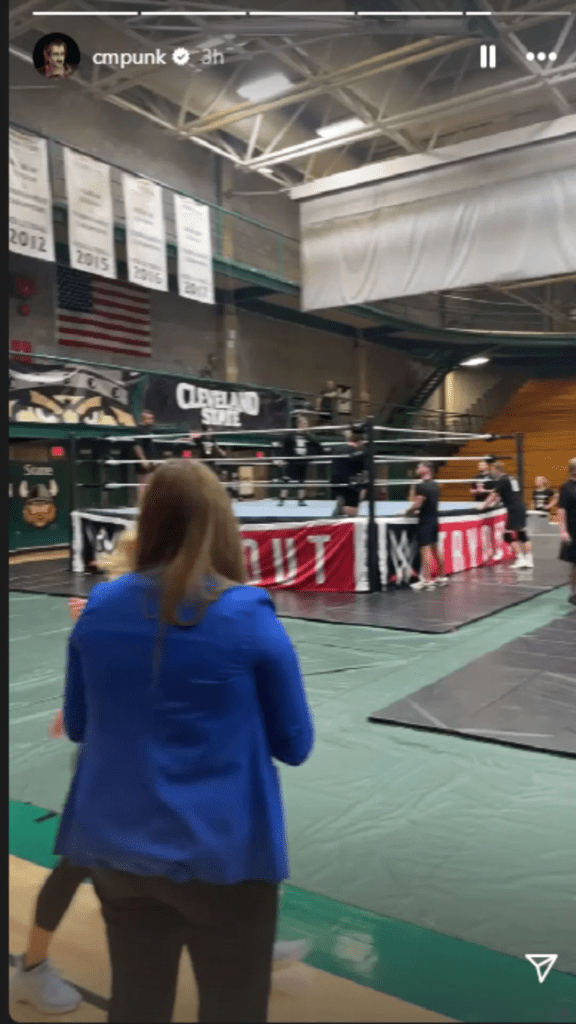 cm-punk-made-surprise-appearance-during-wwe-summerslam-tryouts-00