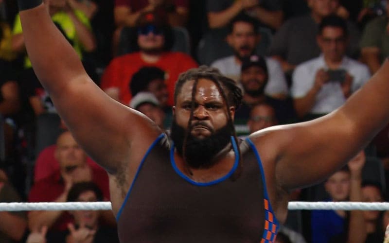 huge-challenge-made-as-odyssey-jones-makes-successful-in-ring-debut-on-812-wwe-raw-04