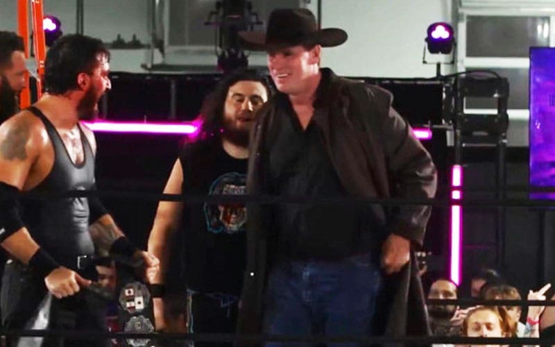 jbl-makes-unexpected-appearance-at-gcw-homecoming-46