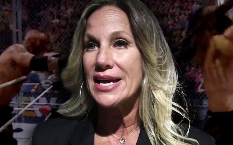 madusa-slams-dangerous-aew-chair-shot-as-major-concussion-risk-45