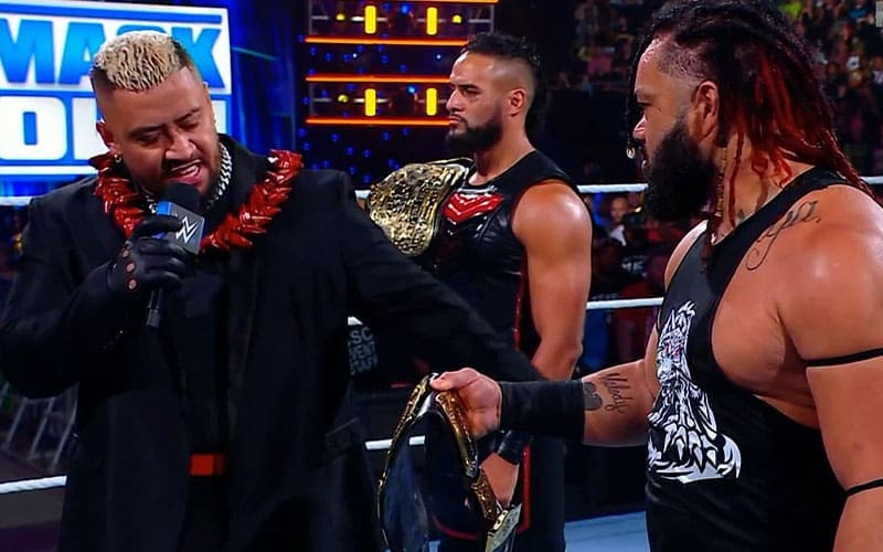 wwe-shakes-up-bloodlines-tag-team-title-reign-during-823-smackdown-28