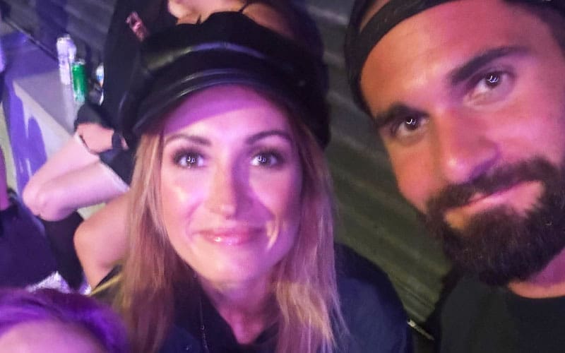 becky-lynch-and-seth-rollins-spotted-at-music-festival-during-wwe-hiatus-13