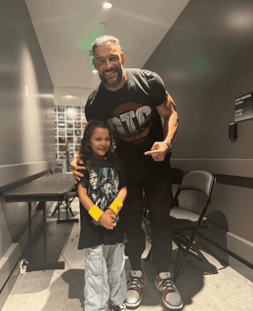 roman-reigns-spent-time-with-child-battling-cancer-before-913-wwe-smackdown-08