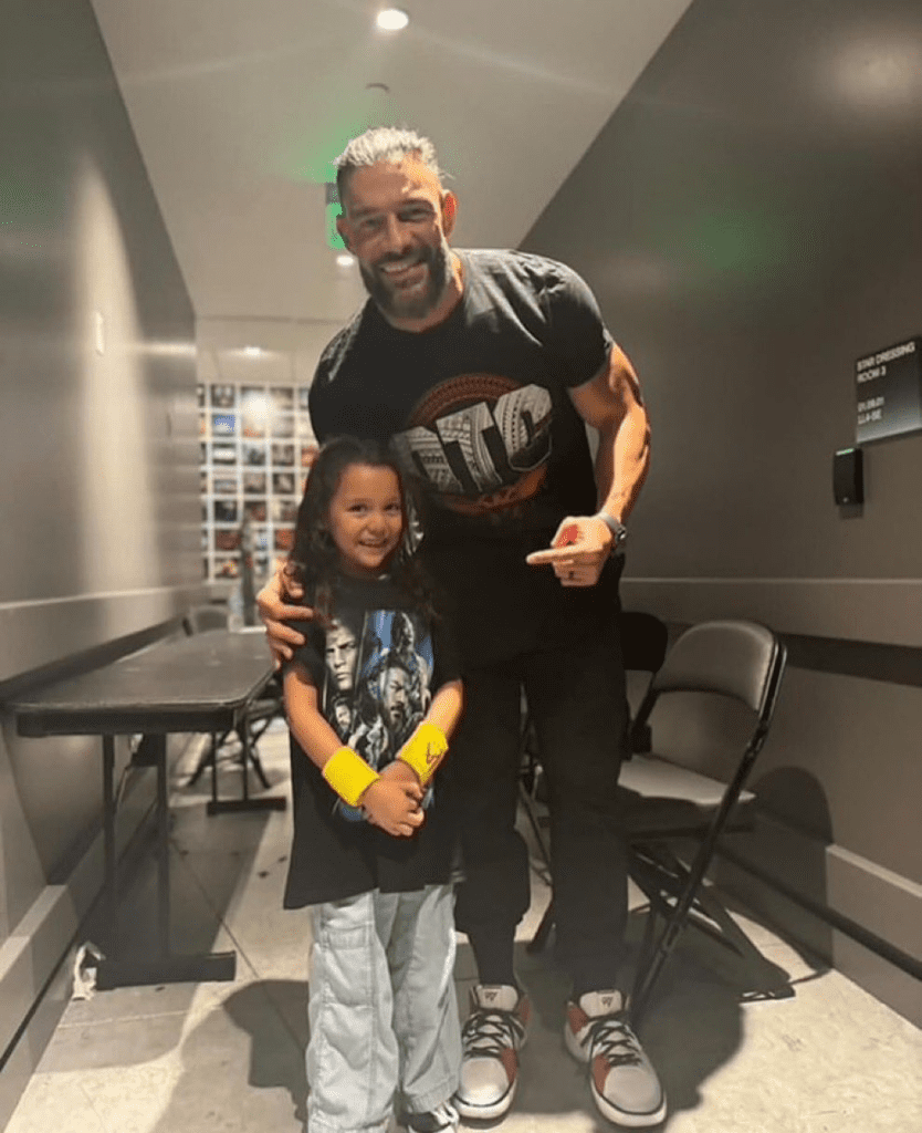 roman-reigns-spent-time-with-child-battling-cancer-before-913-wwe-smackdown-08