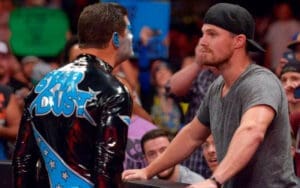 Stephen Amell Reveals Scrapped Plans for Cage Match with Cody Rhodes Stephen Amell Reveals Scrapped Plans for Cage Match with Cody Rhodes