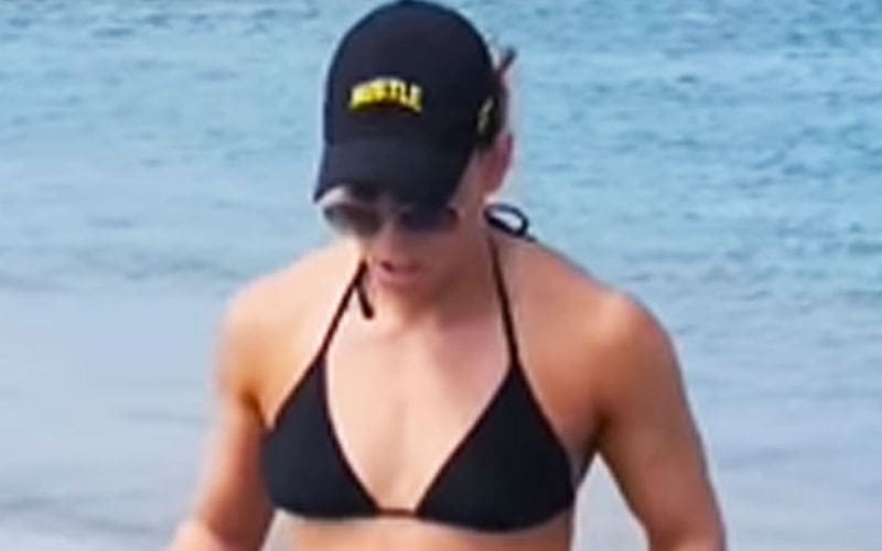 zoey-stark-flaunts-beach-workout-with-her-dog-in-stunning-black-bikini-video-45