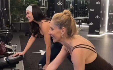 cathy-kelly-spotted-with-hollywood-star-sarah-michelle-gellar-in-intense-work-session-35