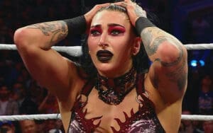 Women’s World Title Match Ends In Controversial Fashion During 3/31 WWE RAW Women's World Title Match Ends In Controversial Fashion During 3/31 WWE RAW