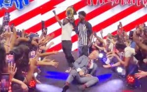 Kevin Hart Pins Cody Rhodes and Steals Replica Title at Fanatics Fest Kevin Hart Pins Cody Rhodes and Steals Replica Title at Fanatics Fest
