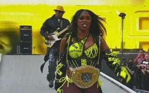 Naomi’s Dad Rocks Live SummerSlam Entrance Before Women’s World Title Defense