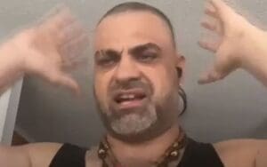 Eddie Kingston Tells Fans to Stop Choosing Sides Between AEW and WWE Eddie Kingston Tells Fans to Stop Choosing Sides Between AEW and WWE