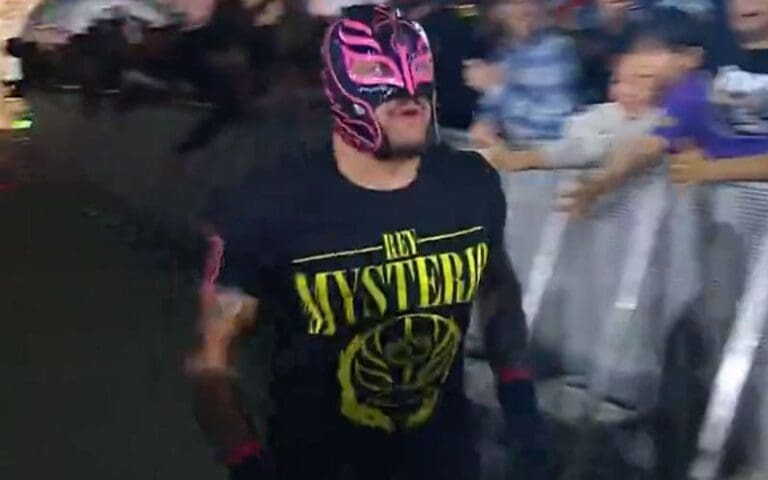 Rey Mysterio Returns To Ring For First Match In Over Half A Year During 11/17 WWE RAW