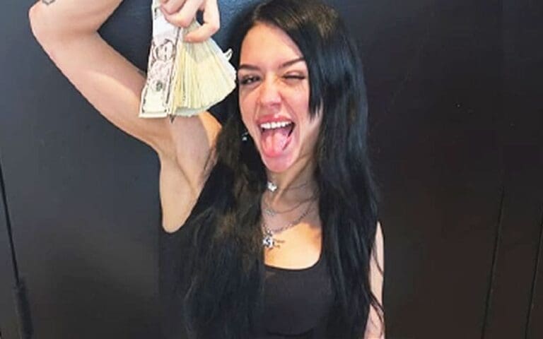 Elayna Black Mocks ‘Parasocial Virgins’ With Cash Flex After TNA Signing