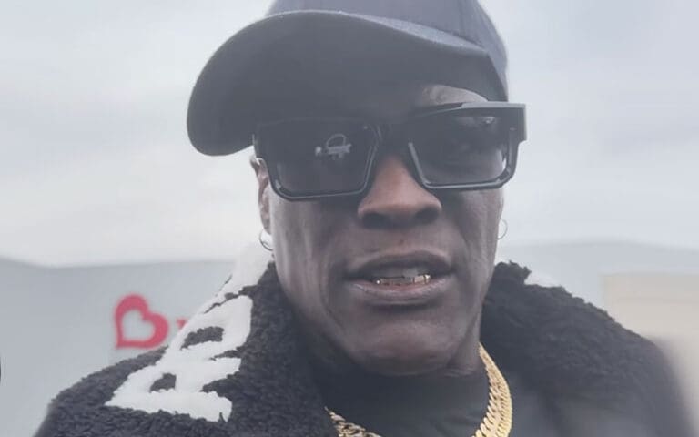 R-Truth Apologizes For Missing WWE SmackDown After Travel Mix-Up R-Truth Apologizes For Missing WWE SmackDown After Travel Mix-Up